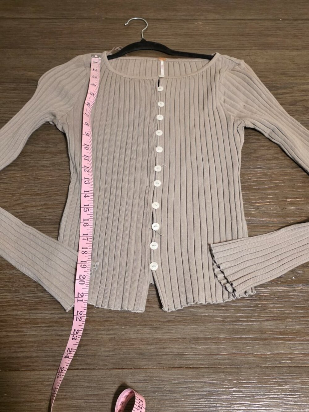 Free People Tilly Ribbed Button Up Top M Tan Long Sleeve Henley Boho Flaw - Picture 3 of 10